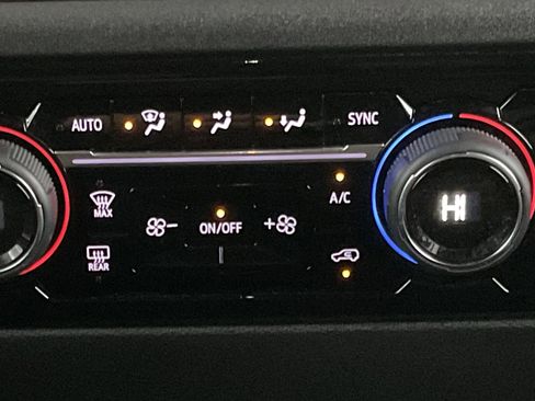 Used 2025 Chevrolet Silverado 3500 LT w/ Convenience Package image 18