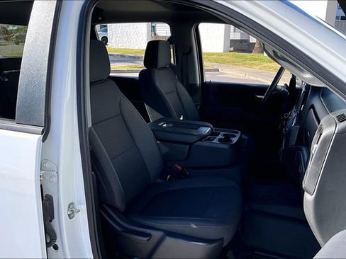 Used 2022 Chevrolet Silverado 2500 Custom w/ Custom Value Package AWD/4WD image 7