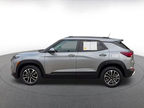 Used 2025 Chevrolet TrailBlazer LT image 9