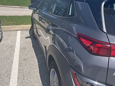 Used 2023 Hyundai Kona SE w/ Cargo Package image 12