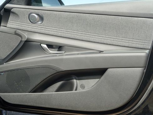 New 2026 Hyundai Elantra Limited image 8