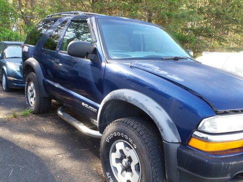 Used 2000 Chevrolet Blazer LS w/ LS Preferred Equipment Group image 4