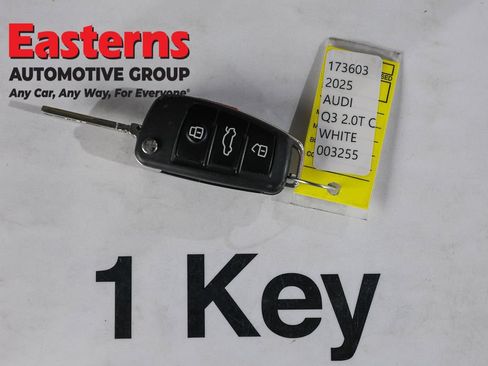 Used 2025 Audi Q3 2.0T Premium AWD/4WD image 24