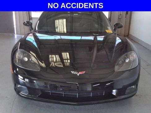 Used 2005 Chevrolet Corvette Coupe w/ Preferred Equipment Group image 2