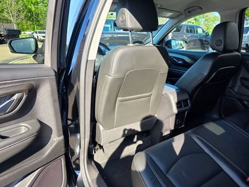 Used 2024 GMC Terrain SLT AWD/4WD image 18