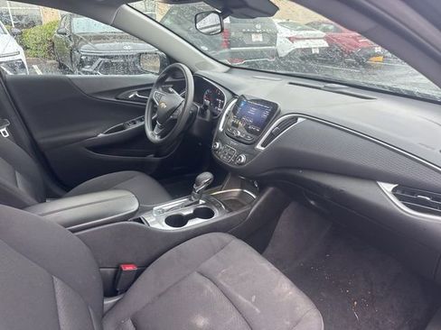 Used 2025 Chevrolet Malibu LT FWD image 8