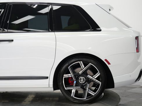 Used 2025 Rolls-Royce Cullinan Black Badge AWD/4WD image 65