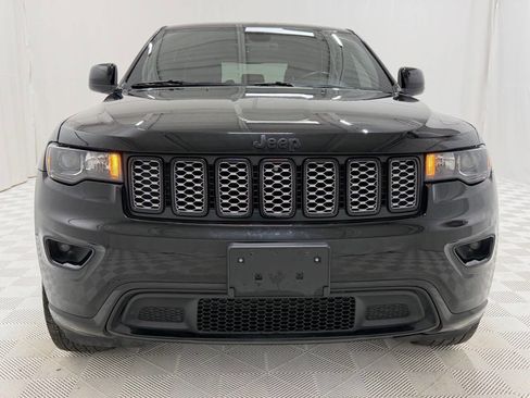 Used 2018 Jeep Grand Cherokee Altitude image 6