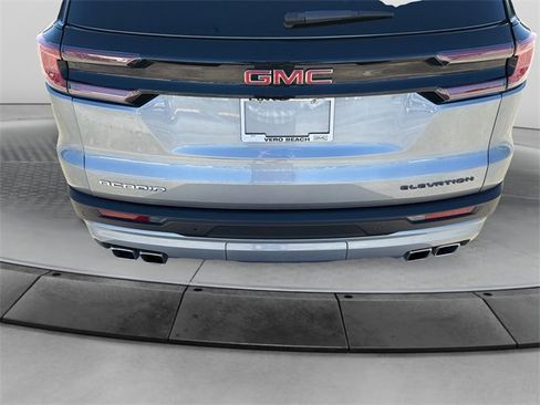 Used 2025 GMC Acadia Elevation image 13