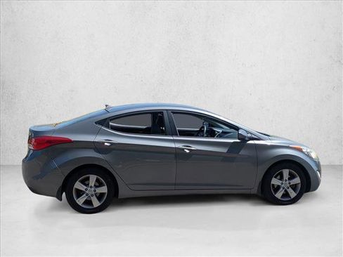 Used 2013 Hyundai Elantra GLS w/ Preferred Pkg image 4