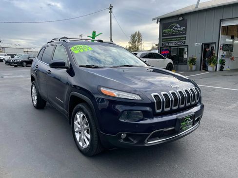 Used 2015 Jeep Cherokee Limited w/ Luxury Group AWD/4WD image 2
