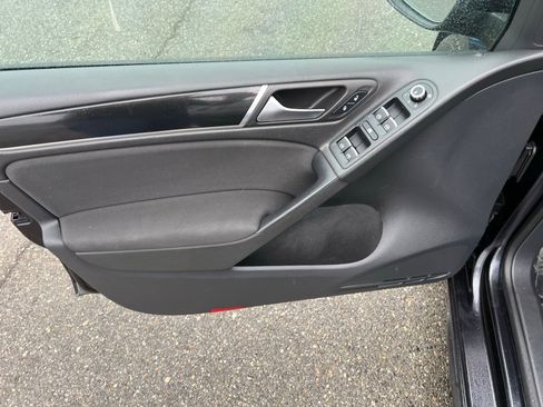 Used 2010 Volkswagen GTI 4-Door image 19