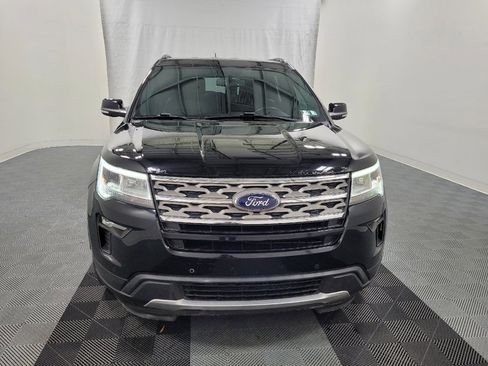 Used 2018 Ford Explorer XLT w/ Equipment Group 202A FWD image 14