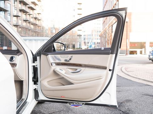 Used 2015 Mercedes-Benz S 550 Sedan w/ Premium 1 Package image 45