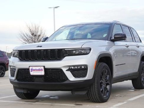 New 2025 Jeep Grand Cherokee Limited AWD/4WD image 3