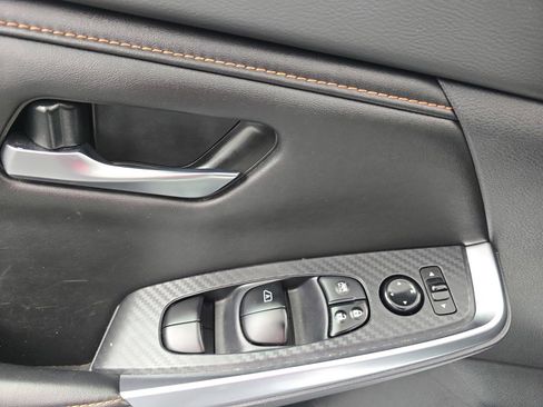 Used 2023 Nissan Sentra SR w/ SR Premium Package FWD image 21