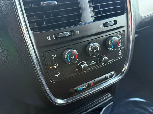 Used 2015 Dodge Grand Caravan SE w/ Quick Order Package 29E SE image 35