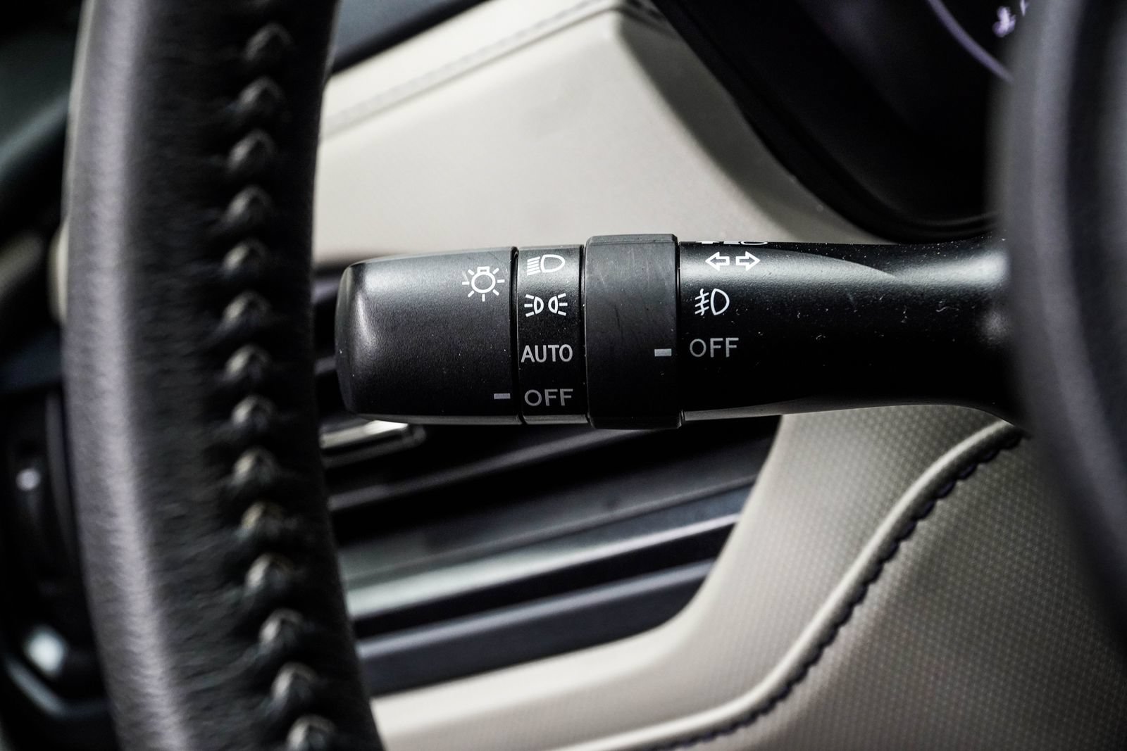 Used 2025 Subaru Forester Premium AWD/4WD image 33