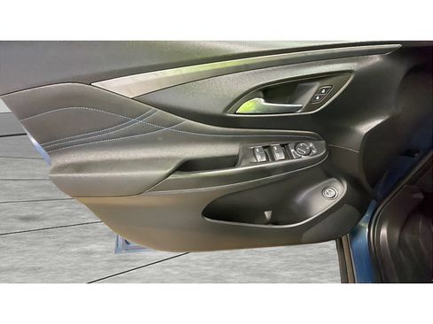 Certified 2025 Buick Envista Sport Touring w/ Convenience I Package FWD image 10