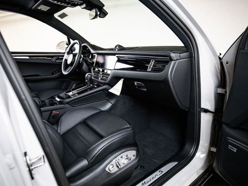 New 2026 Porsche Macan S AWD/4WD image 28