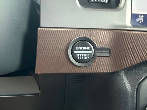 Used 2023 Ford Bronco Outer Banks AWD/4WD image 13