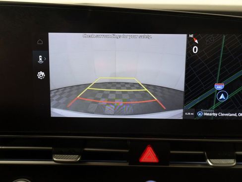 Used 2025 Hyundai Elantra Limited FWD image 46