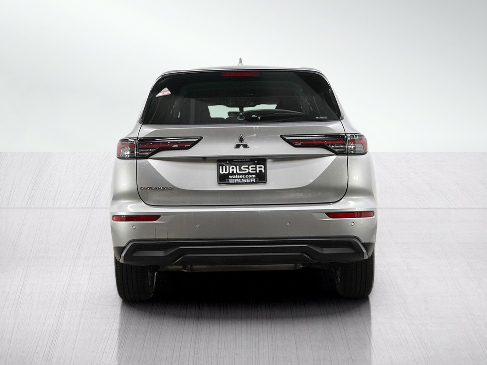 Used 2025 Mitsubishi Outlander ES AWD/4WD image 4