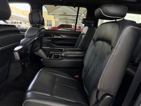 Used 2022 Jeep Grand Wagoneer Series II w/ Convenience Group III AWD/4WD image 26