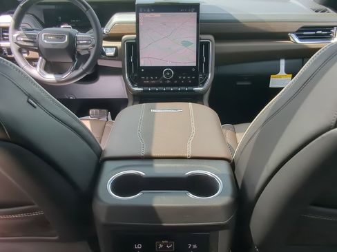 New 2026 GMC Yukon Denali Ultimate AWD/4WD image 21