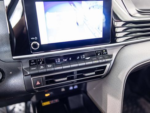 Used 2025 Toyota Camry SE w/ Convenience Package FWD image 26