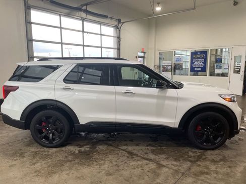 Used 2023 Ford Explorer ST w/ Equipment Group 401A AWD/4WD image 4