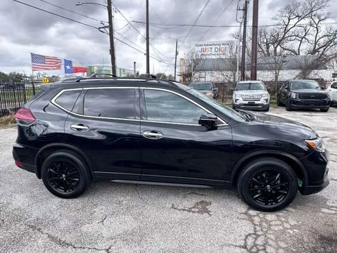 Used 2018 Nissan Rogue SV w/ Premium Package FWD image 9