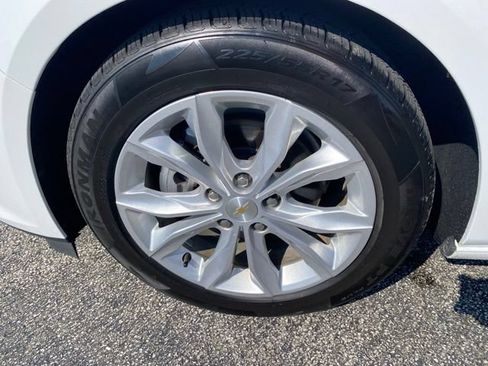Used 2024 Chevrolet Malibu LT FWD image 12