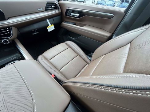 New 2026 Chevrolet Tahoe High Country AWD/4WD image 14