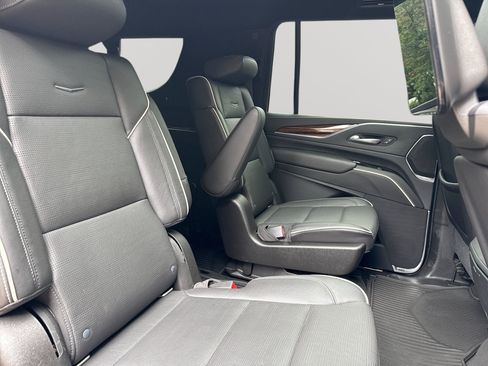 Used 2021 Cadillac Escalade ESV Premium Luxury w/ Driver Assist Tech Package AWD/4WD image 26