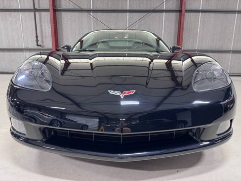 Used 2005 Chevrolet Corvette Coupe w/ Preferred Equipment Group RWD image 15