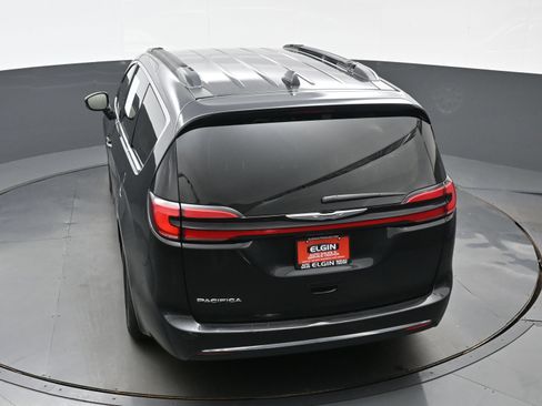 Used 2022 Chrysler Pacifica Touring-L FWD image 34