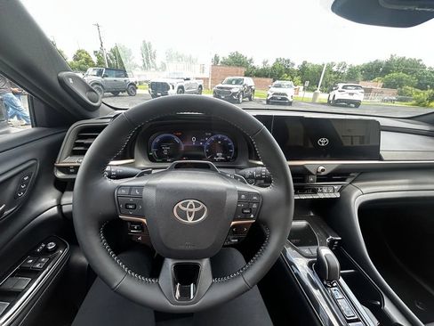 Used 2025 Toyota Crown Signia w/ Advanced Technology Package AWD/4WD image 9