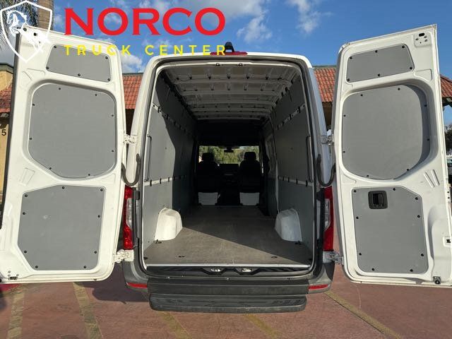 Used 2020 Freightliner Sprinter 2500 RWD image 14