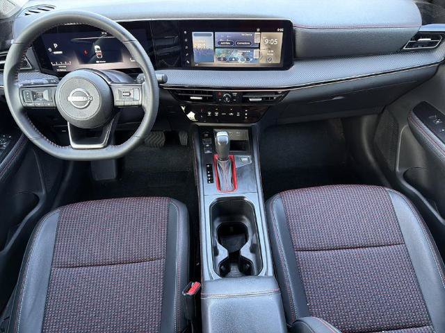Certified 2025 Nissan Kicks SR FWD image 2