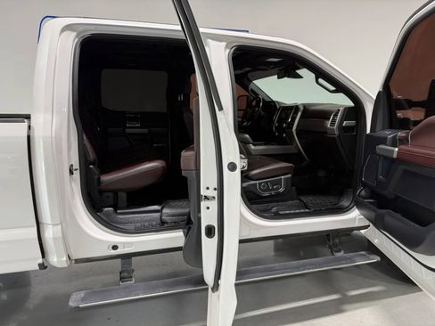 Used 2017 Ford F250 Platinum w/ Platinum Ultimate Package AWD/4WD image 11