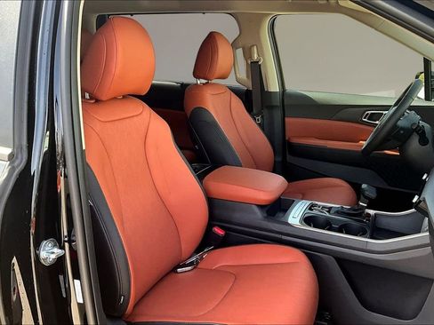 New 2026 Kia Carnival EX image 10