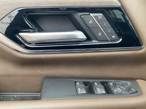 Used 2025 GMC Yukon XL Denali Ultimate w/ LPO, Floor Liner Package AWD/4WD image 21