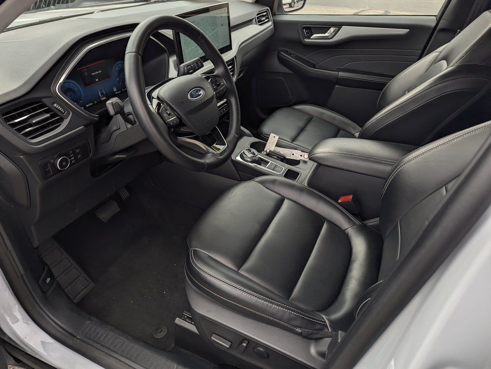 Certified 2025 Ford Escape Platinum AWD/4WD image 9