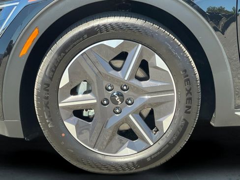 Used 2025 Kia EV6 Light RWD image 26