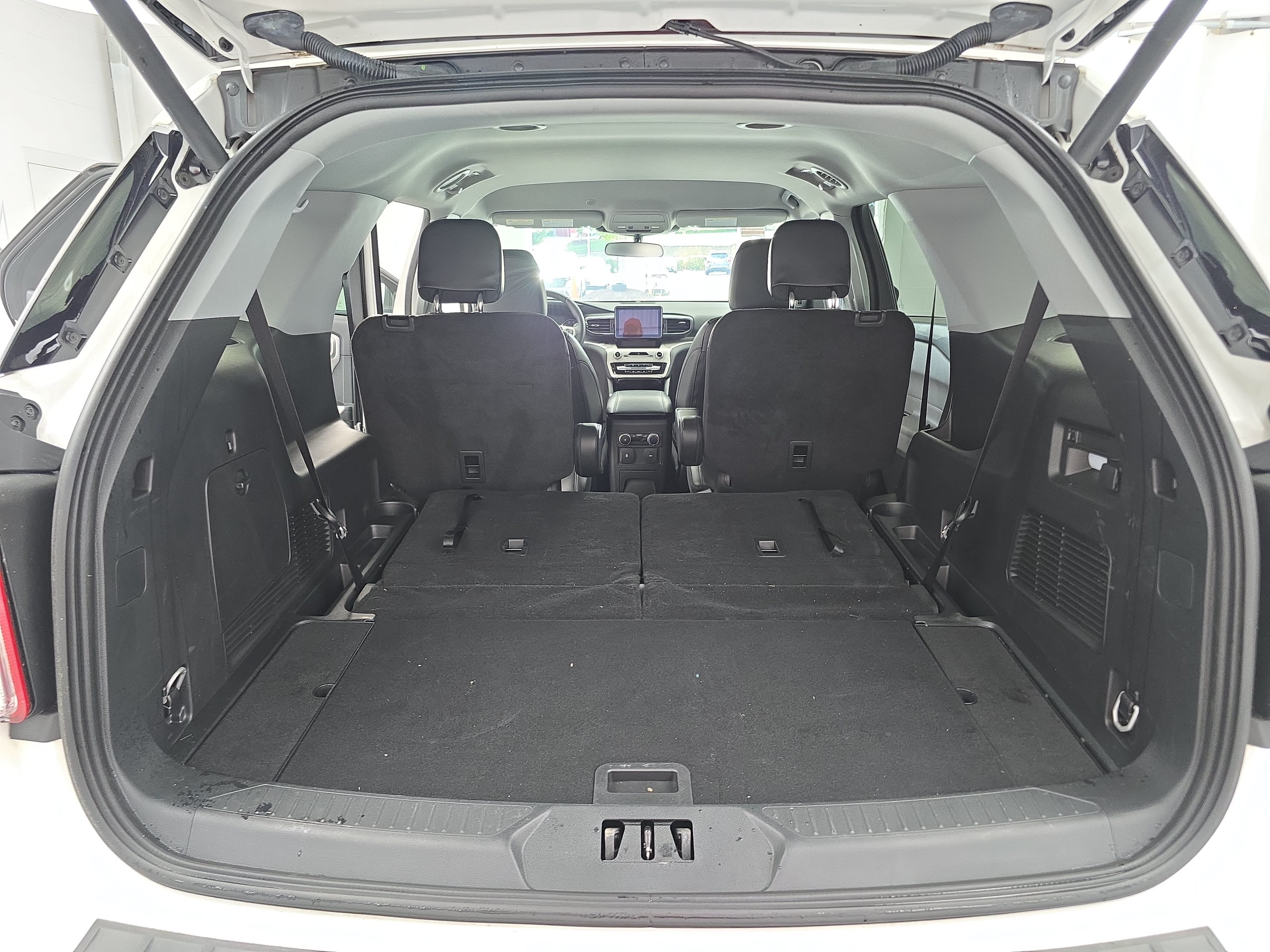 Used 2023 Ford Explorer XLT w/ Equipment Group 202A RWD image 13