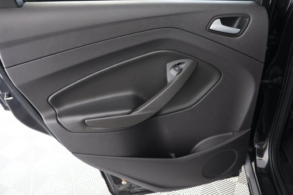 Used 2015 Ford Escape SE AWD/4WD image 23