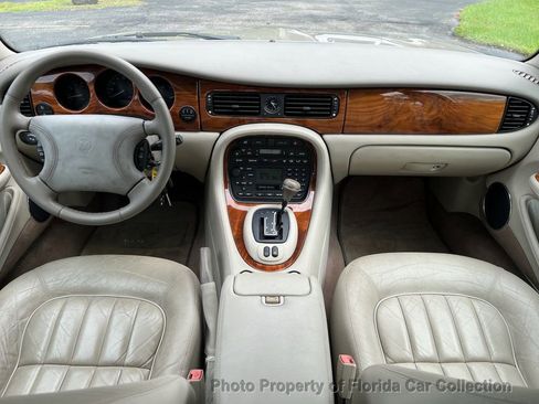 Used 2000 Jaguar XJ8 RWD image 31