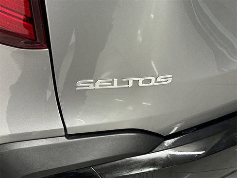 New 2025 Kia Seltos EX image 5