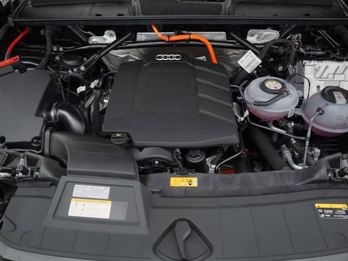 Used 2025 Audi Q5 e Premium Plus w/ Premium Plus Package image 13